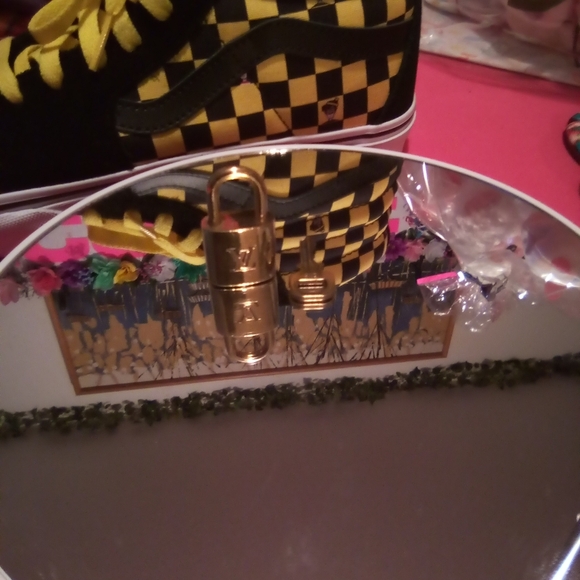 LV 🔐👉🏼 (#319 LOCK & KEY) LOUIS VUITTON - Picture 2 of 7